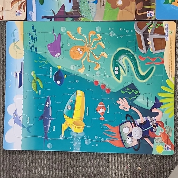 7 Puzzles 25pc Each - Picture 2 of 8